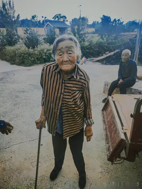 我从来没想过这件事情，但是我爸家的哥几个，还有我一个姑姑，都是90多岁以后，睡着