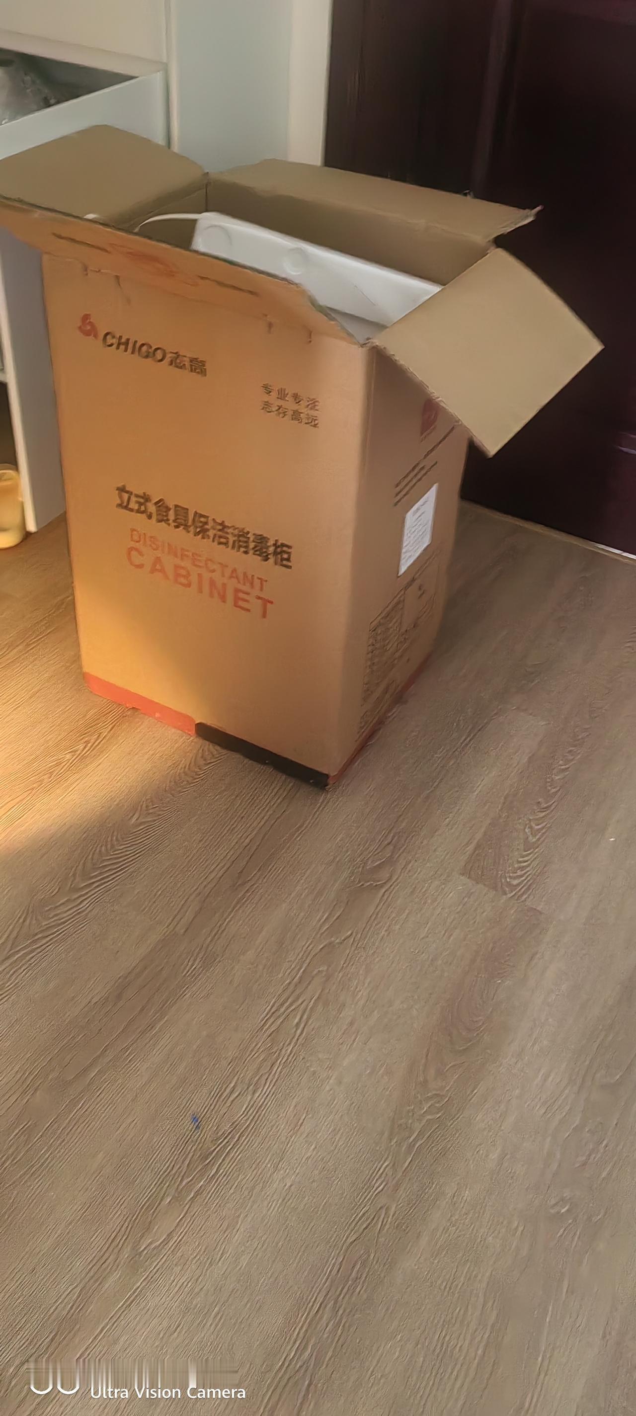 贴薪保姆之锅碗瓢盆
来到上海连个装菜吃饭的碗碟都没有，当天下单买了消毒柜、高压锅
