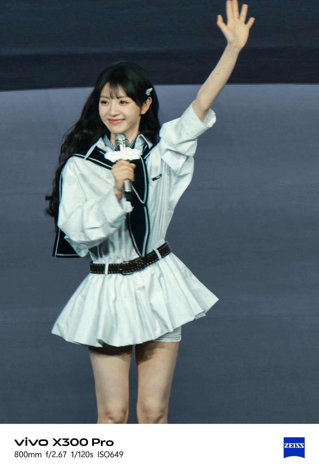 今天来拍田曦薇，实测增距模式800mm没压力，比老款X200Ultra强不少田曦