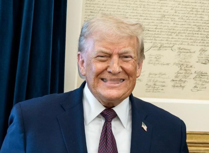 这下老头是开心了虽然名不正言不顺，但是在他和手下的MAGA们看来这个奖一开始没发