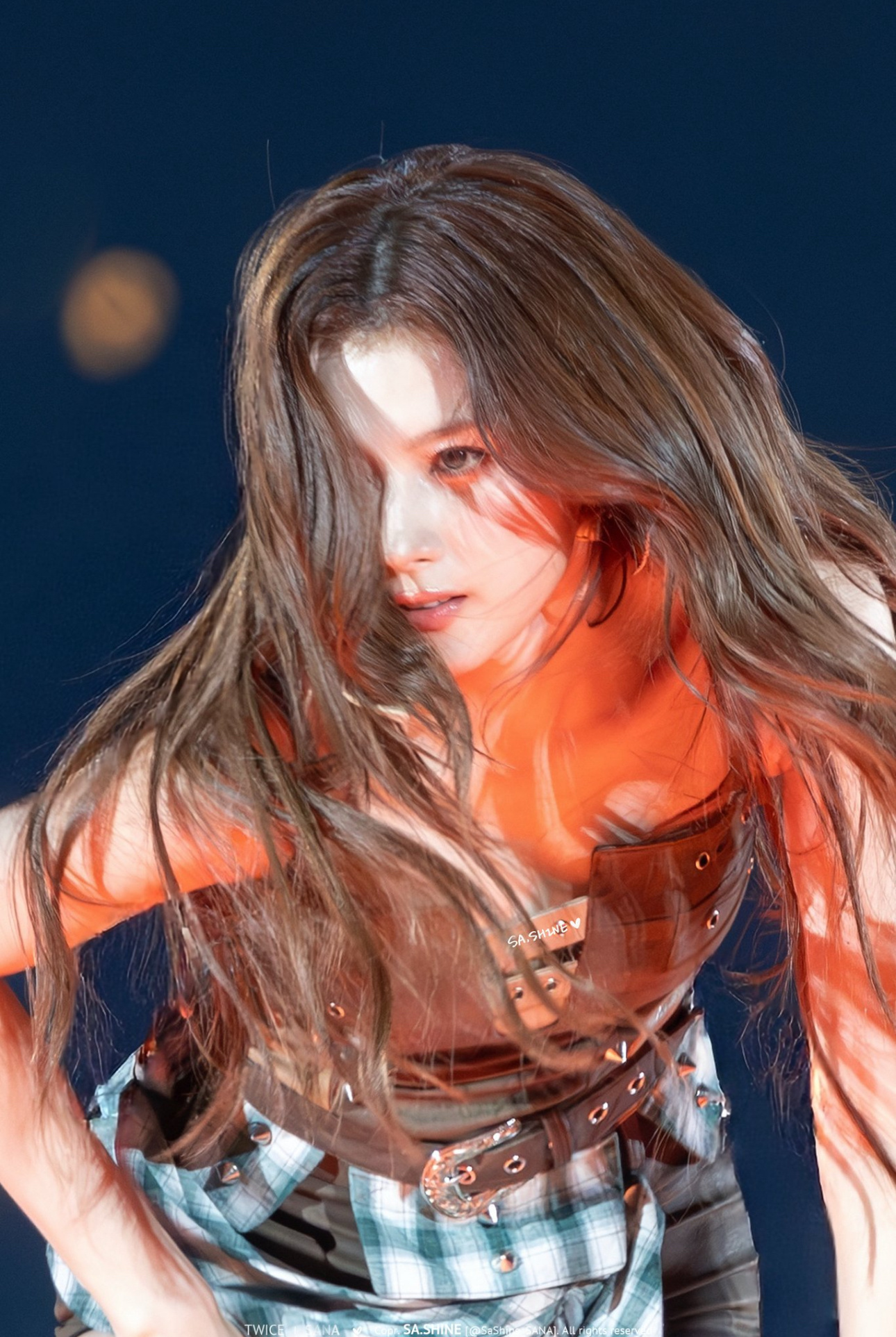 Sana  如同母狮一般 