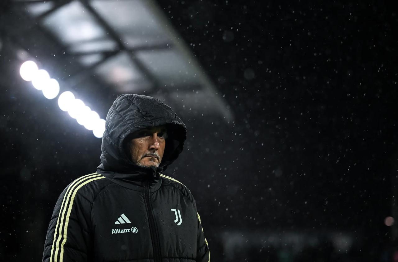 【信心犹在】尤文图斯败走撒丁岛后，孔蒂纳萨训练基地弥漫着沮丧的气氛，但球队的信念