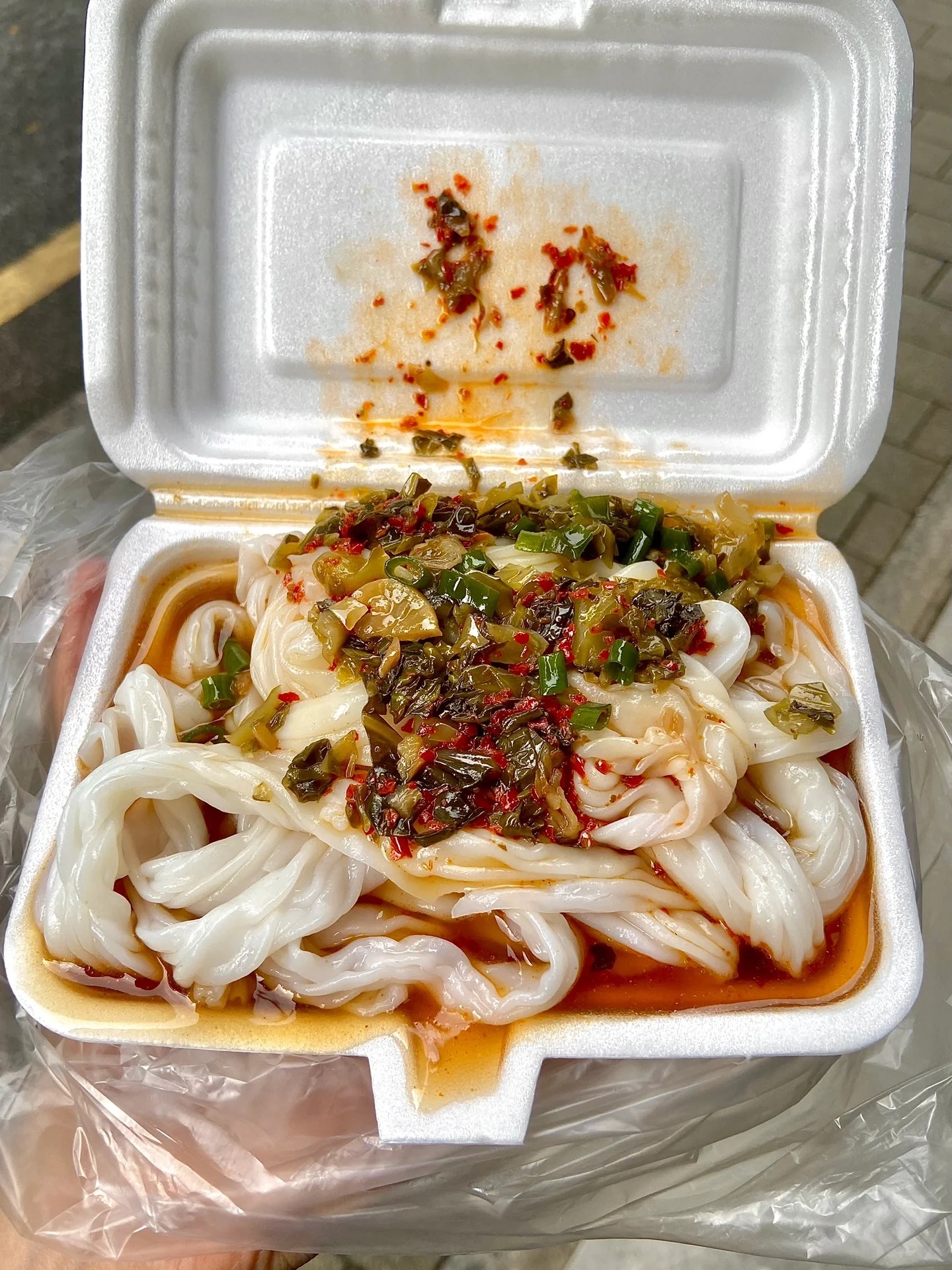 天知道我馋了多久！终于吃上了！📦泡沫箱肠粉好像基本都是摆摊，没有店铺这次在宝安