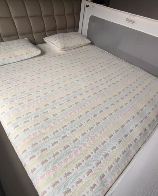 没有比雅赞更平整的床单的床盖了！