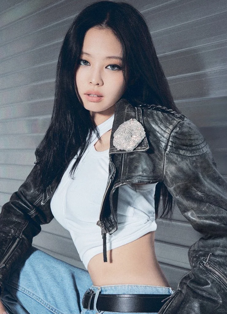 Jennie最近好爱穿高缇耶，solo回归已穿三套