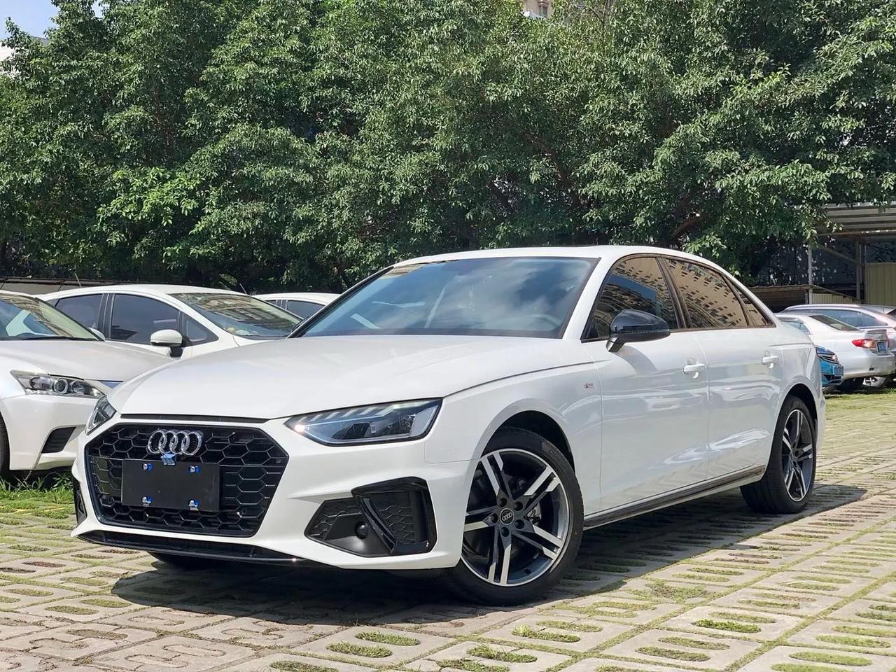 手持30万的我越来越不敢买车了！
本来想买奥迪A4L这些燃油车，但是去试驾了一下