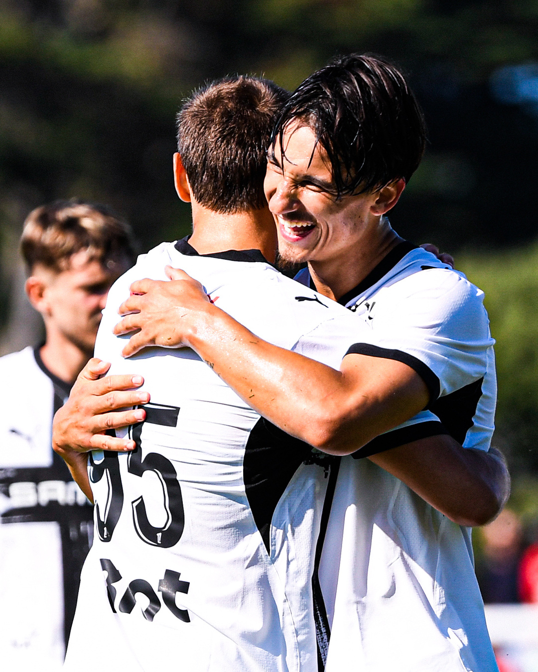 弗兰科夫斯基 🫂 勒保罗🔴⚫️ 你认为新赛季的雷恩能否在多线作战中保持竞争力