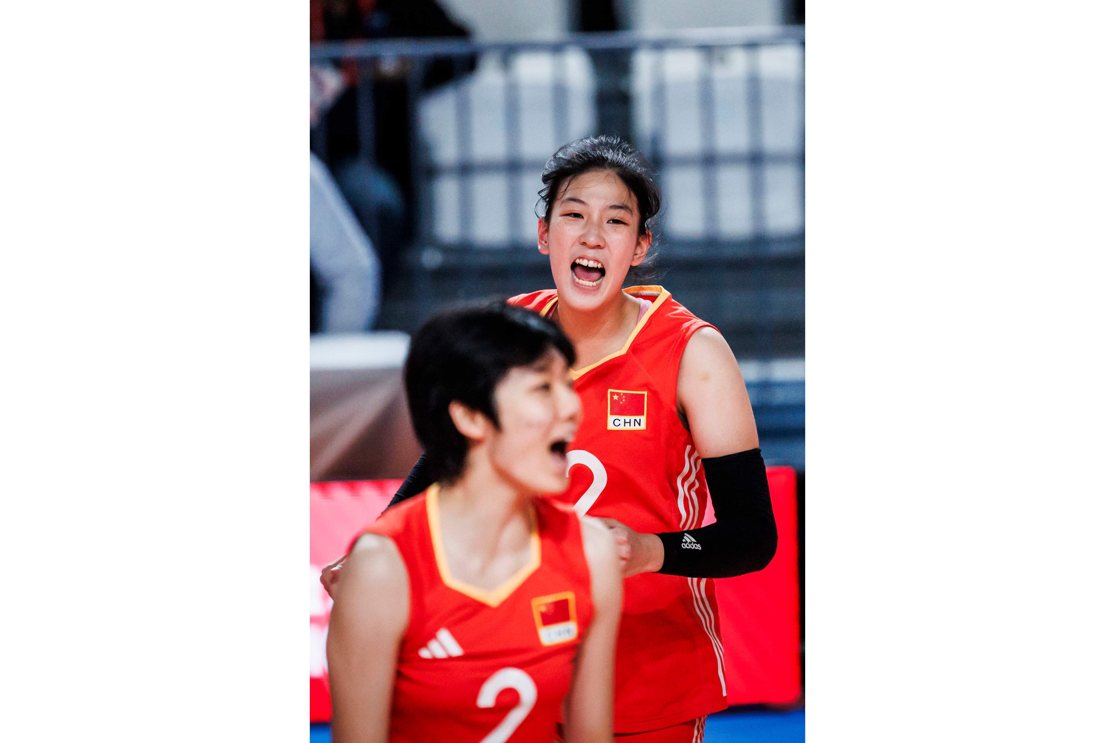 有惊无险，25-22再下一城，2-0领先~这波儿队员的球商有时候让我以为在看成年