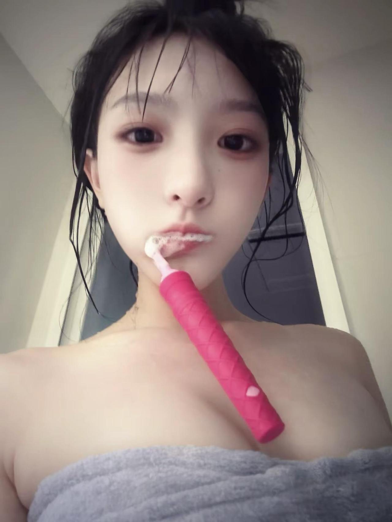 哎...我好像只是一个会想哥哥的笨蛋Ｔ^Ｔ