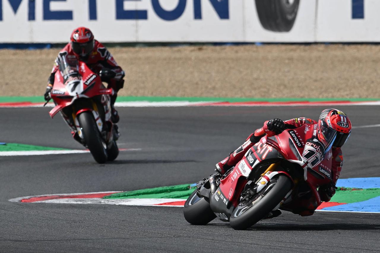 WSBK意大利站：连续10次杆位，这个数字比胜场更吓人。
🏁从上赛季算起，Bu