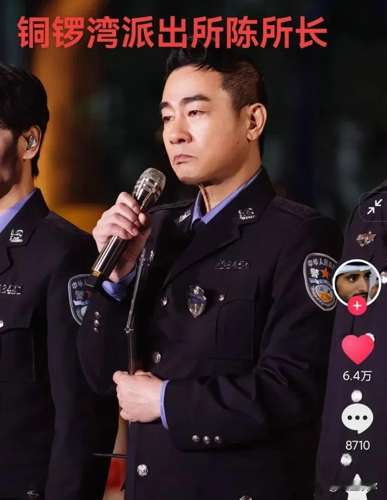 最近才补了古惑仔，我还奇怪为什么这电影没有被禁，看完才发现原来全篇讲的就是混黑没