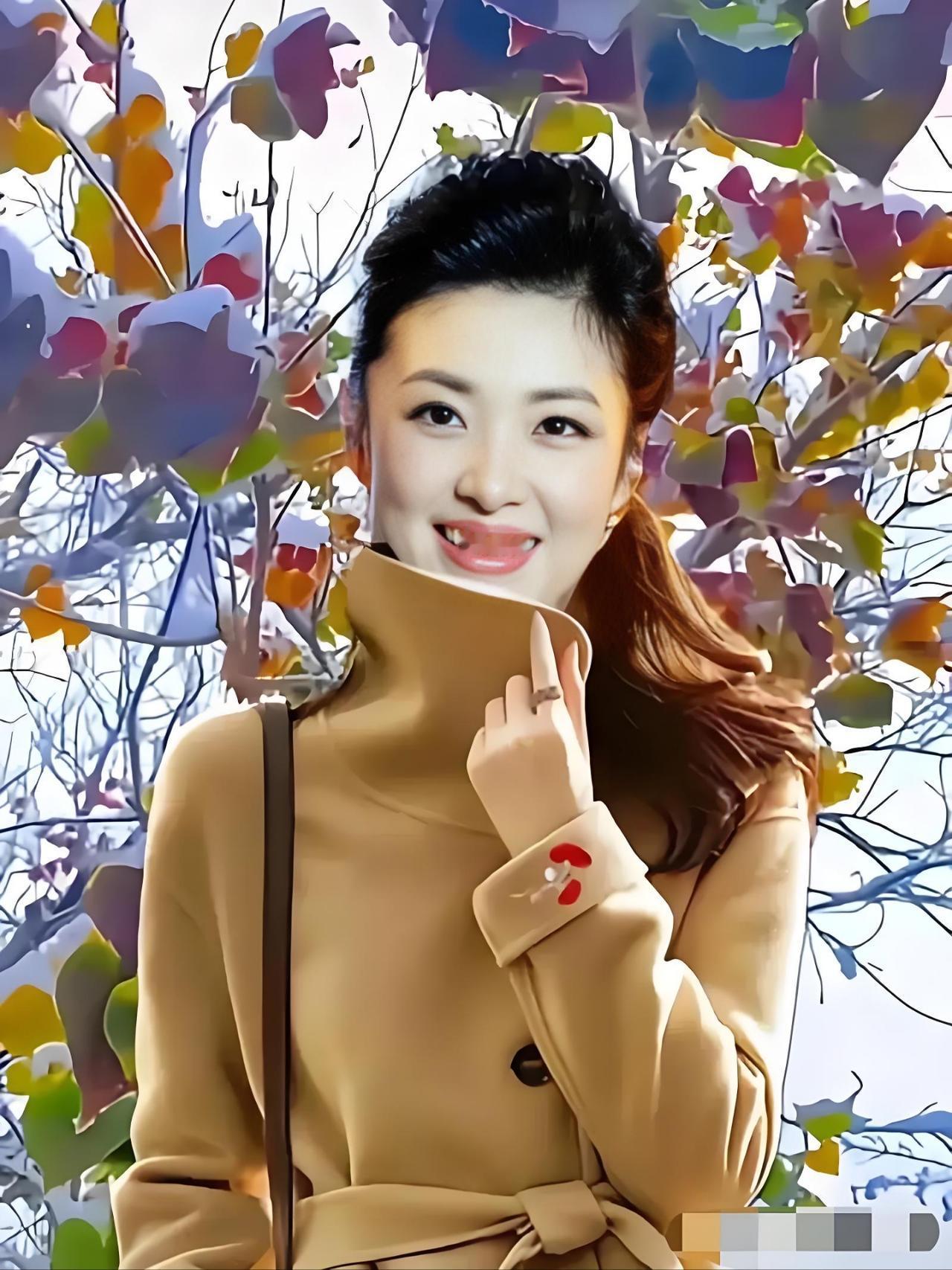 岁月从不败美人！56岁周涛秋日素颜出圈
 
谁能看得出周涛已经56岁了？
一身驼