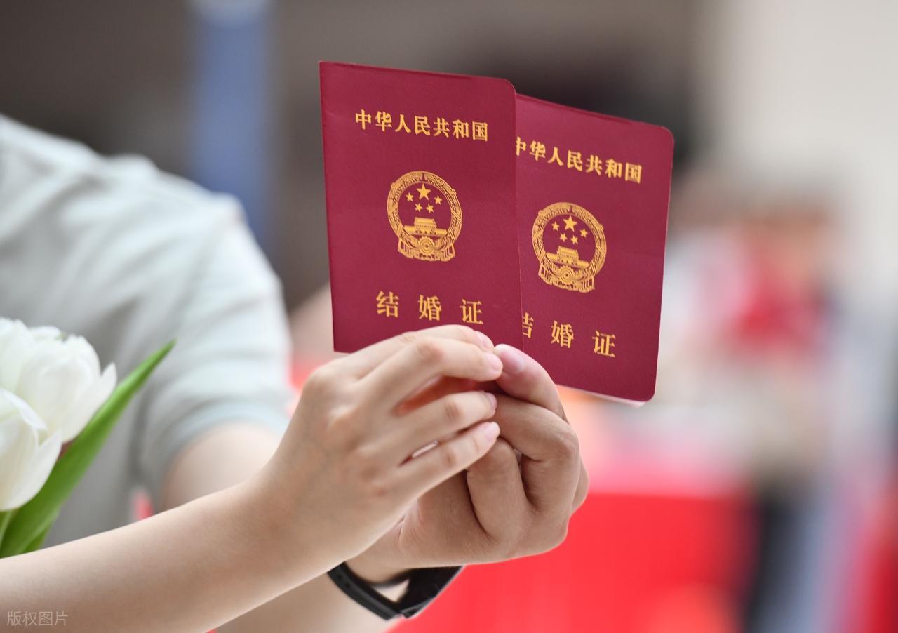 出生人口跌破600万，下滑速度比多数人预想更快
 
2025年结婚登记676.5