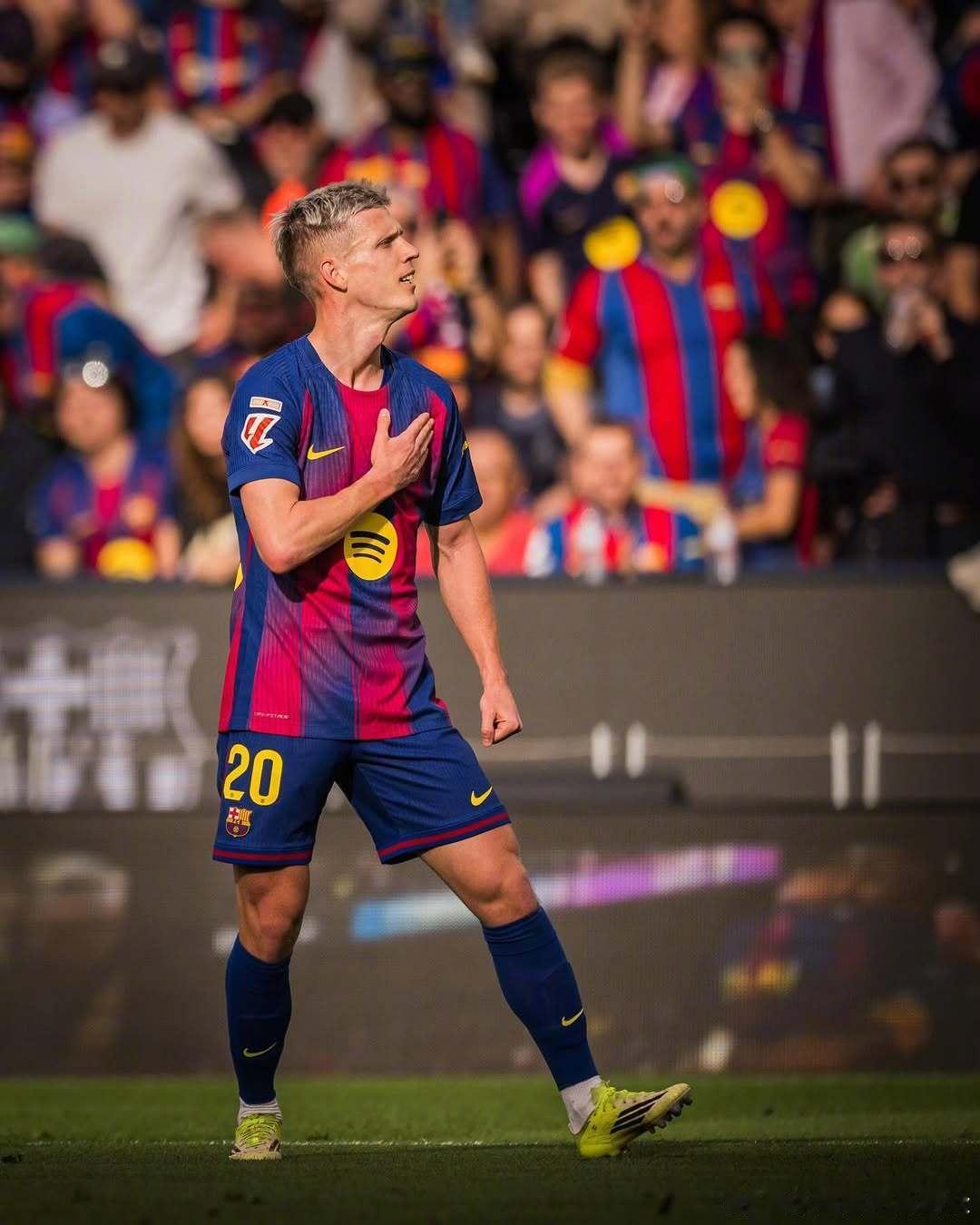 🏟️在家，享受欢呼，享受足球，享受所有爱✨巴萨5比2塞维利亚 全场最佳图集📸