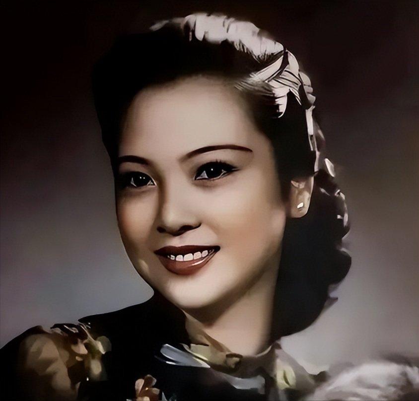 1938年，41岁的戴笠以加班为名，把20岁的女秘书叫进了卧室，递过去一杯咖啡，