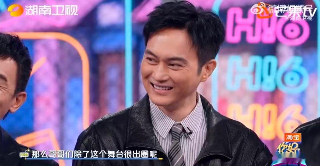 丁程鑫给高瀚宇拍酒窝 养生局的趣味瞬间太戳人！教学拍八虚，好奇酒窝拍摄，立马接话