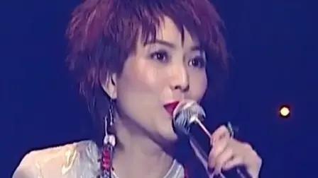 许志安出轨风波中，郑秀文选择不弃。或许答案藏在她唱过的《我们都是这样长大的》里—