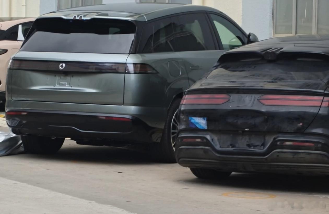 据说是腾势N8  腾势