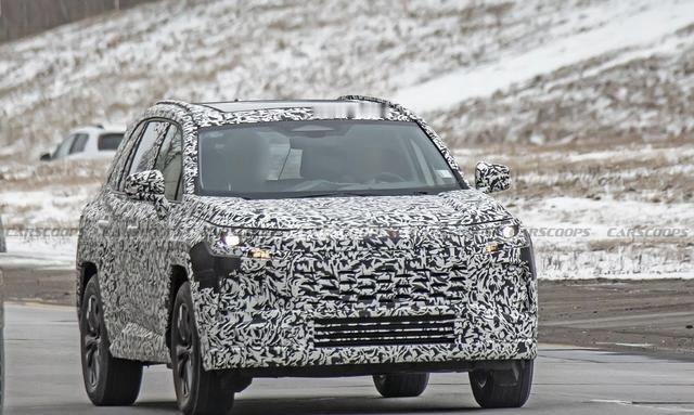 丰田新一代RAV4？外观咱就不说了，我就想问中控还是沿用墓碑屏吗？还不舍得用普拉