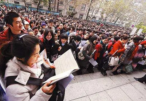 山东录用公务员将考察报考动机这事，我举双手赞成！现在很多人考公都带着“躺平”心态