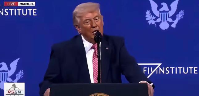 31日美国总统特朗普在社交媒体上发文表示：“所有缺油的国家，我给你们建议：第一，