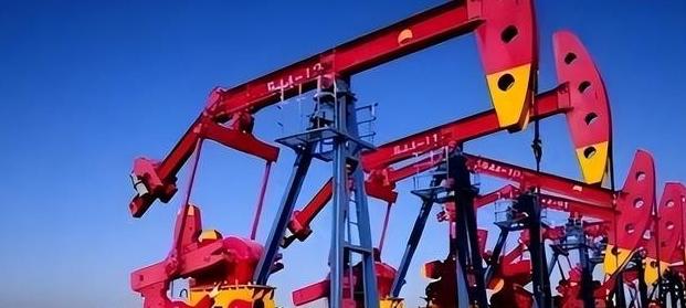 2.16亿吨！中国在“万米深渊”打出超级油气田，美俄彻底慌了

在塔克拉玛干沙漠