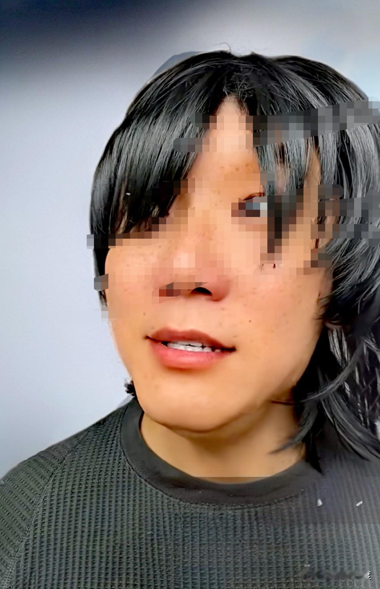 痞欠并非完全搞笑：
[捂脸][捂脸][捂脸]

JP：嗷一下子，从我脑瓜袋顶上飞