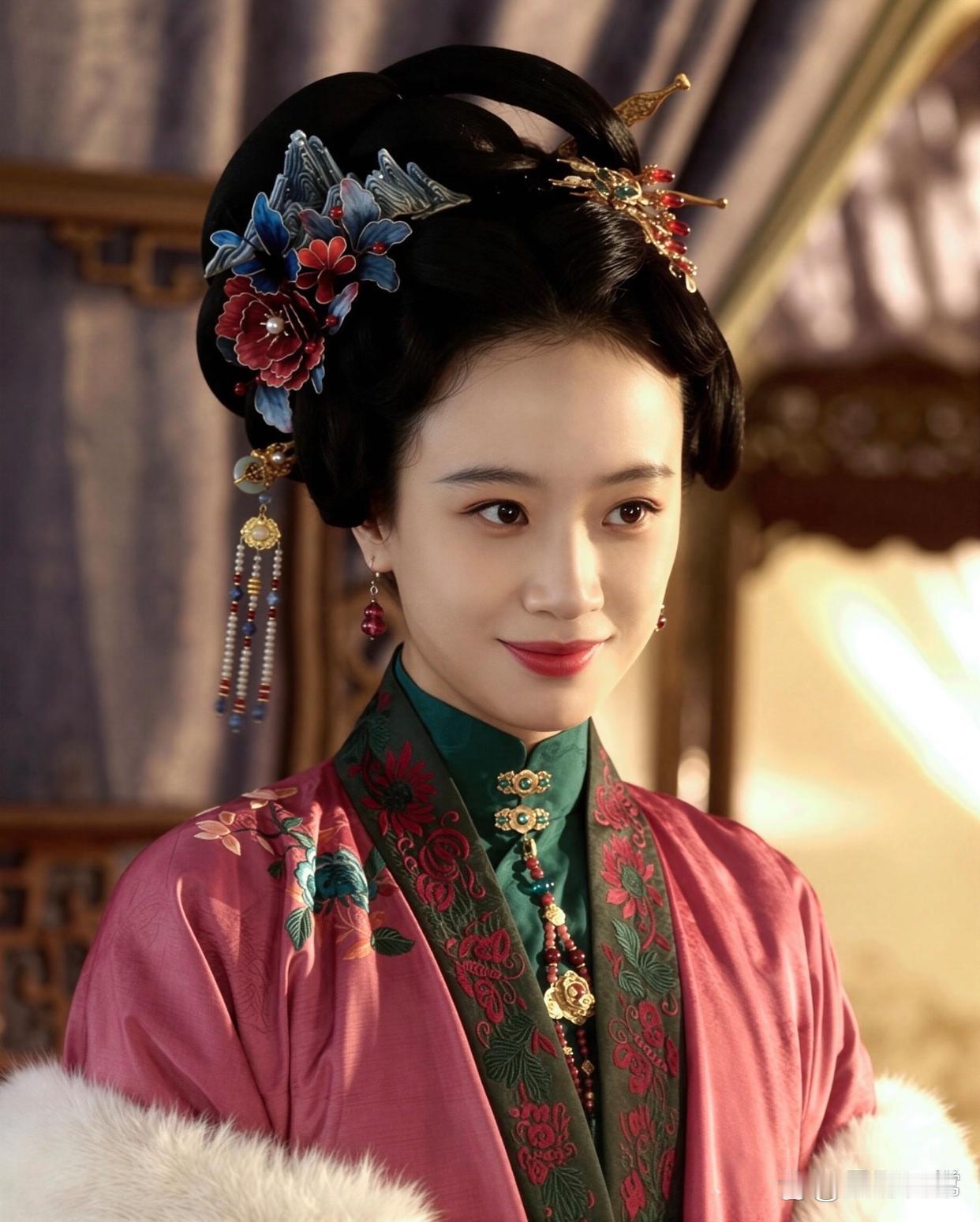 1. 李梦有点被角色定型了，近些年接到的大多是疯批类人设，基本都是受尽委屈、遭遇