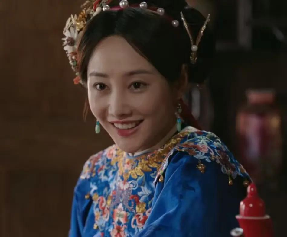 《大生意人》李纯的御姐范儿真的是绝了，一张俏丽的瓜子脸上一双眼睛明亮美丽，却又由