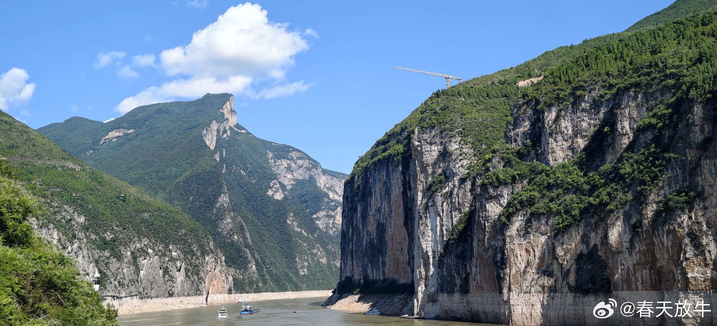 白帝城和三峡之巅。 