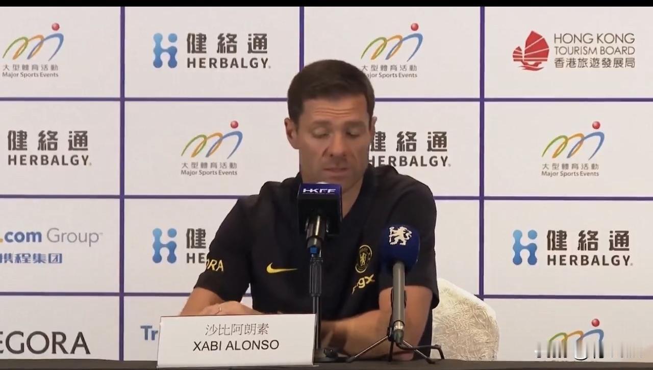 阿隆索：现在是时候下场买球员了！

天空体育报道，正在参加集训的切尔西主帅哈维·