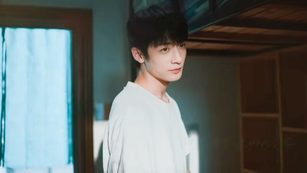 这个影版偷偷藏不不住音乐确实很权威之前发了颜人中献唱的主题曲《藏不住》今天为高考