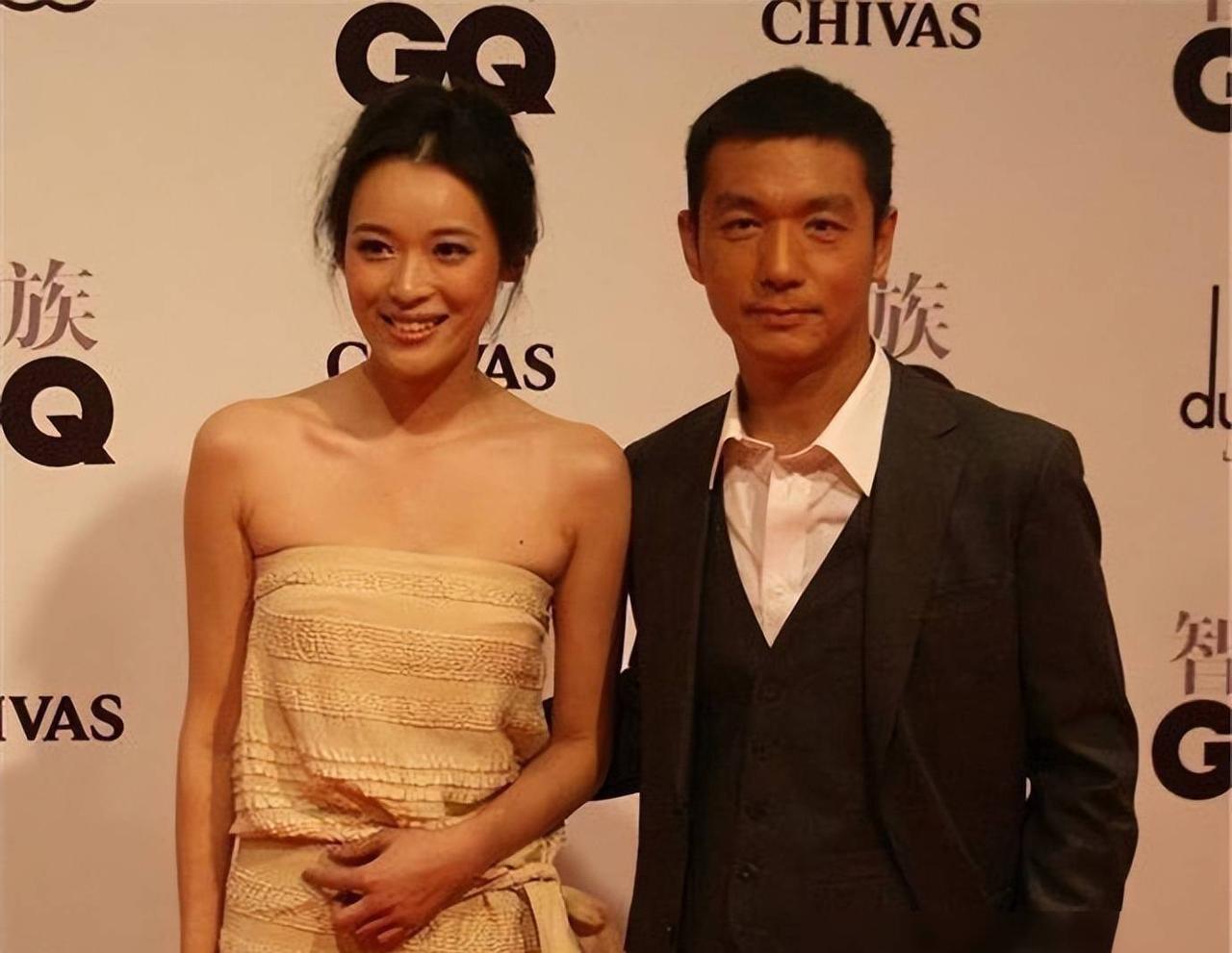 北影学生邢佳栋，因为替女同学出头打架，被开除了。就这一下子，前程断了。开除后，他