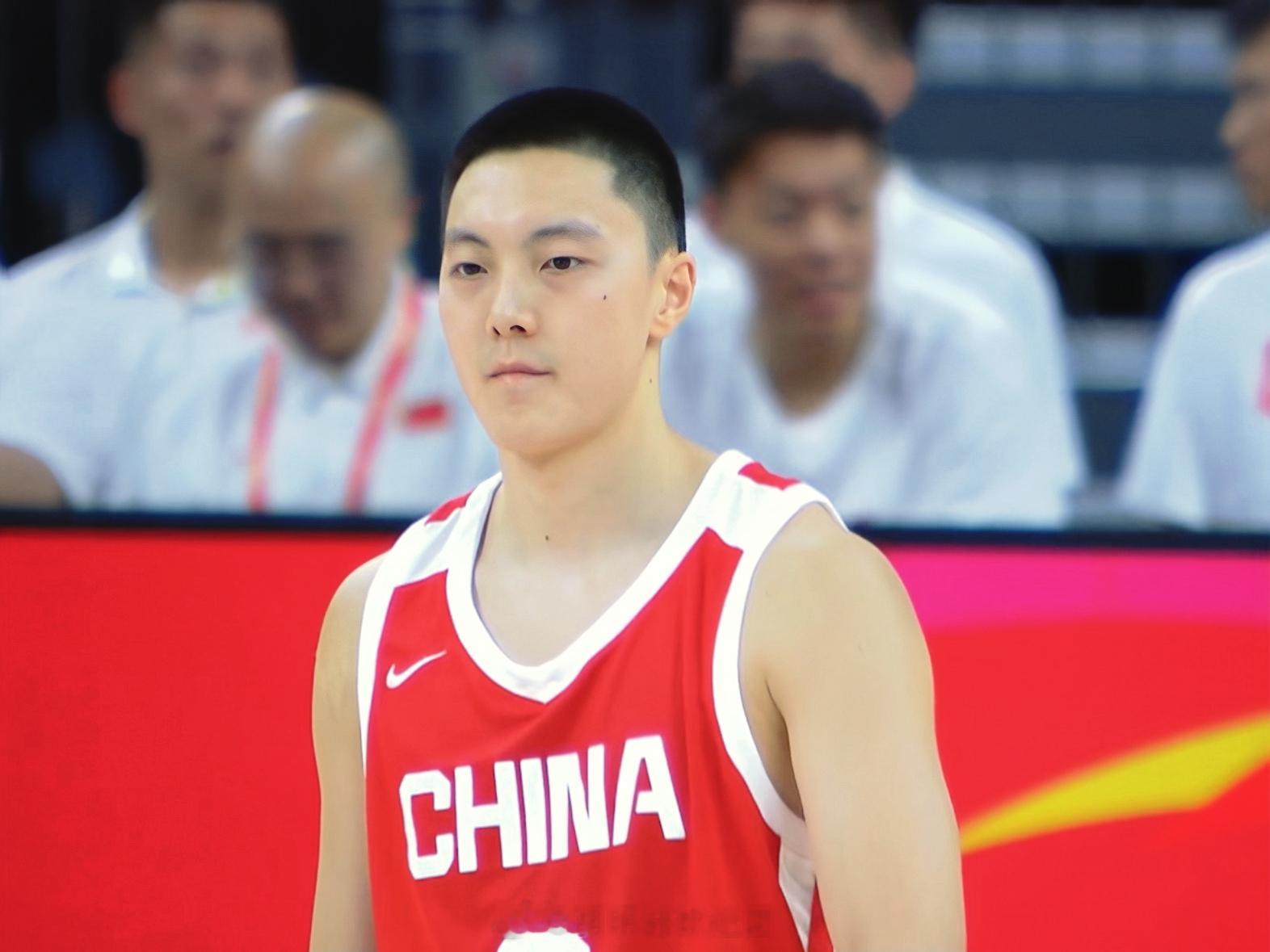 胡明轩中国男篮vs委内瑞拉男篮 【2025年中国男篮热身赛——杭州站第二场】  