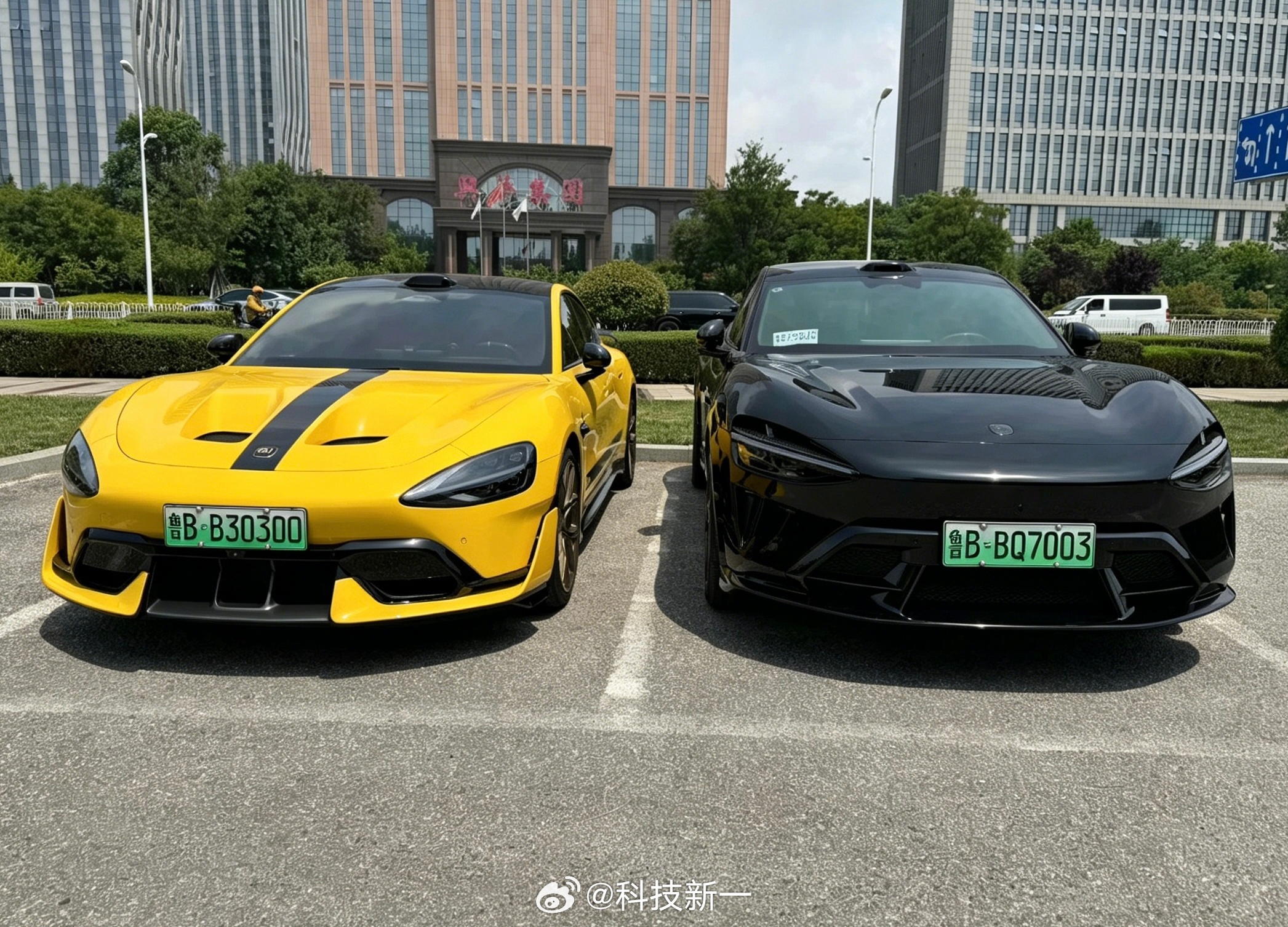 我有一个建议，小米应该给Ultra和GT车型，专门成立一个独立的系列。就像宝马的