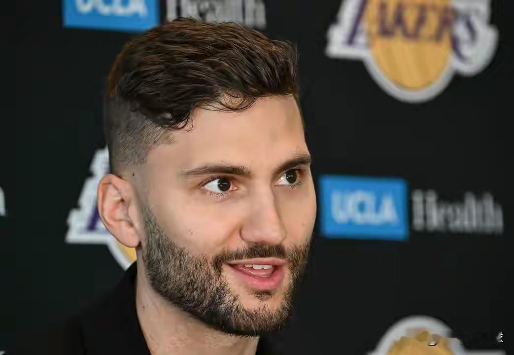下面是一条关于湖人大将克勒贝尔的新消息！今天据欧洲名记Donatas Urbon