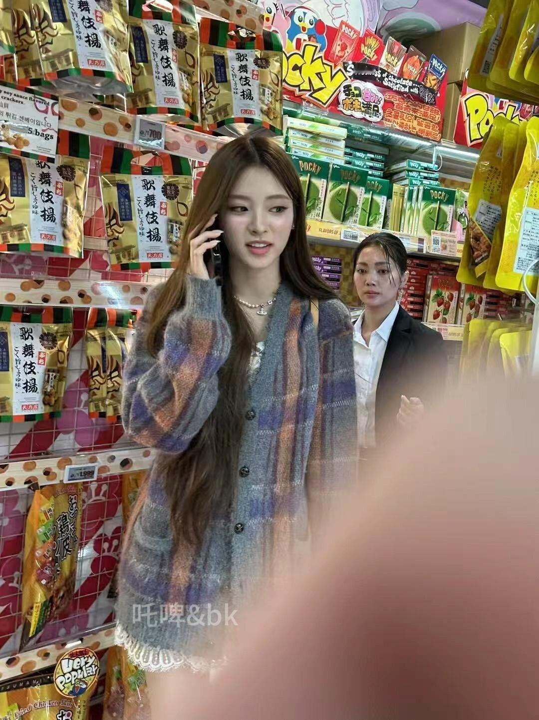 MEOVV日本偶遇图 我们anna真是毫无争议的六颜一捏🤏🏻（cr.logo