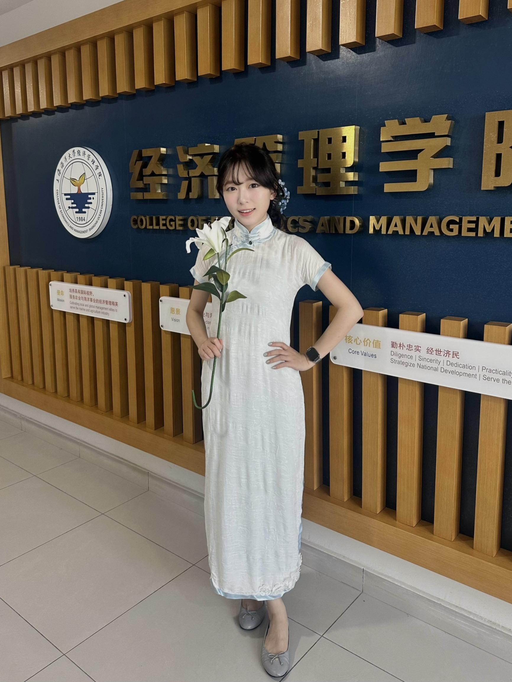 就这样拿到硕士学位🥰