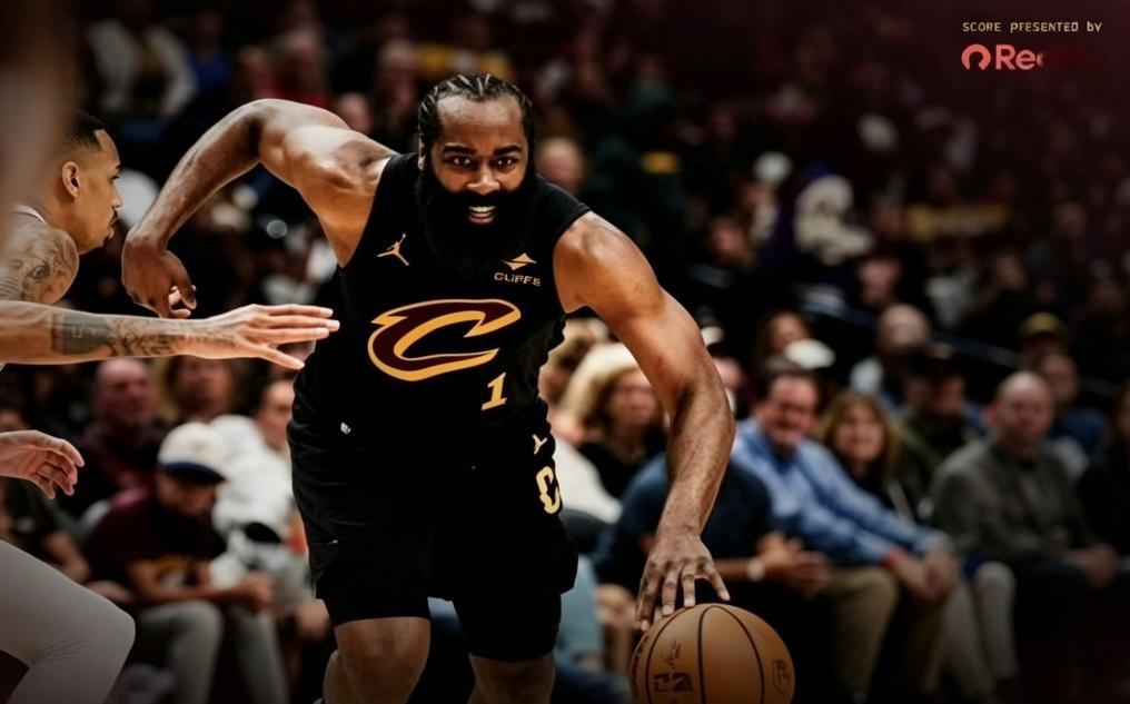 G2哈登的表现：14投9中，28分5篮板4助攻5抢断。自詹姆斯之后，首位在季后赛