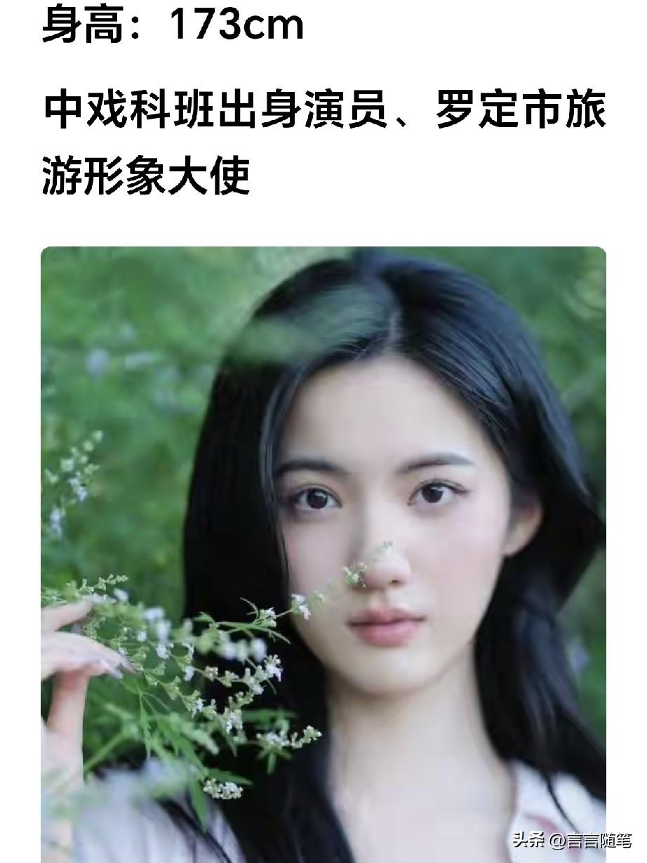 校花就是校花173的身高，颜值气质都不错。