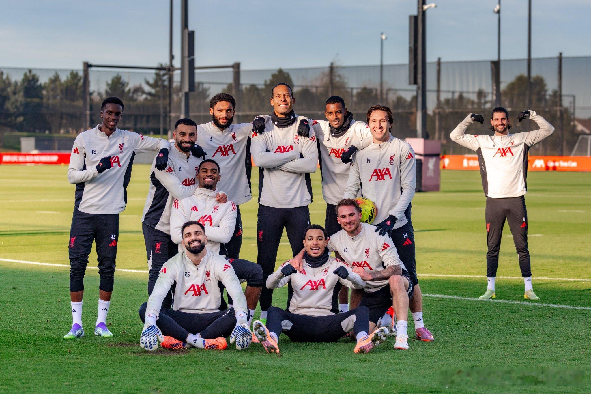 利物浦备战诺丁汉森林赛前训练 