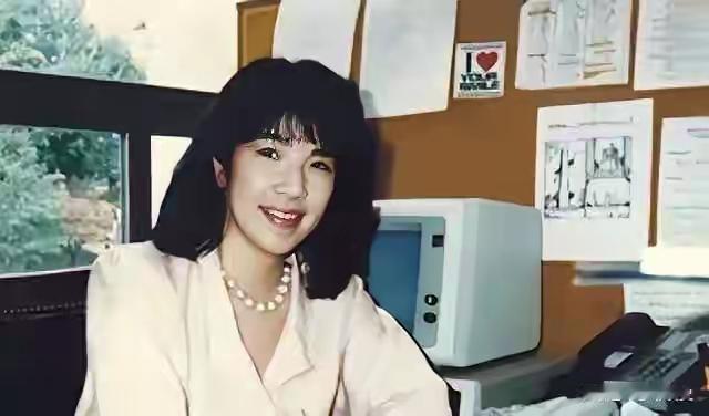 小本子的贪婪和野心就是人心不足蛇吞象！看看高市早苗再看看防伪相小泉，满脸凶相，一