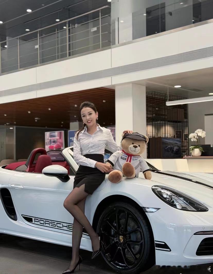 保时捷女销售连续六个月拿下销冠！确实太厉害了！已经连续几年销冠了都！ 