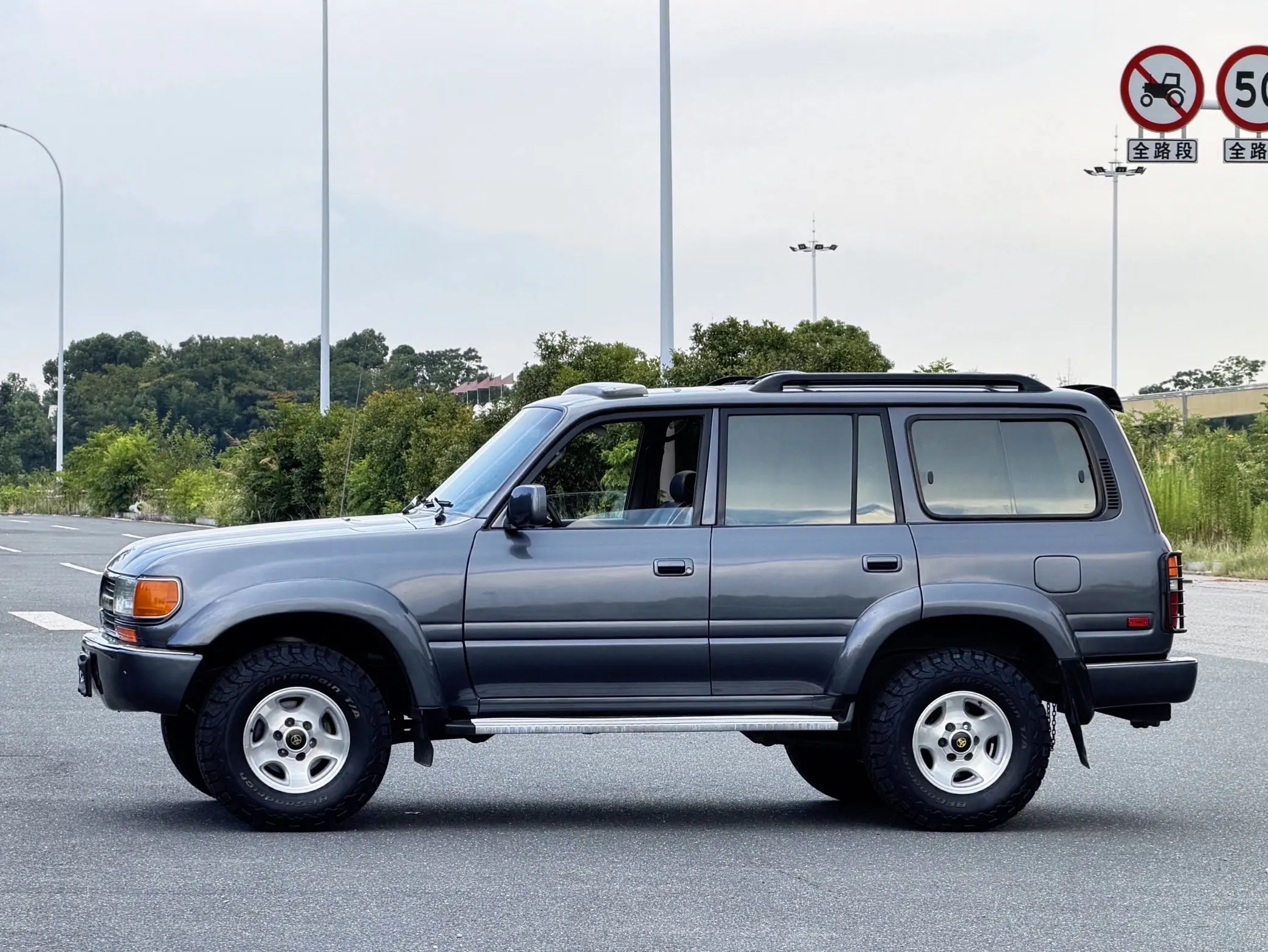 丰田lc80