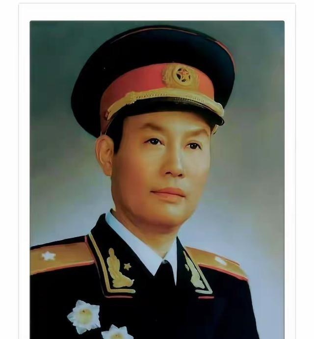 1937年甘肃旅长冒死放走红军，顶头上司气砸茶碗却不敢抓
1935年底，马步青接