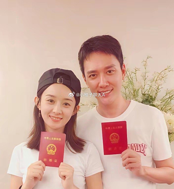 视后赵丽颖，31岁时给大10岁的冯绍峰生了一个儿子。那时两人只领证没办婚礼，奉子