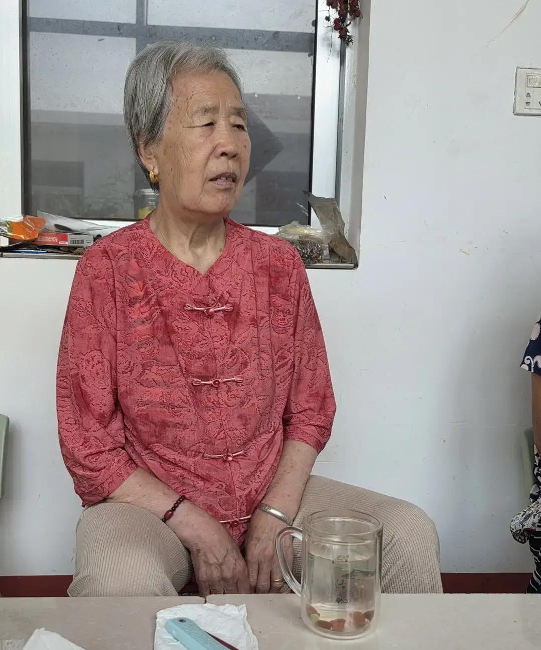 “身体再不好，还是活着好。活着还能见见孩子们，瞅瞅街坊邻居，要是死了可就啥也见不
