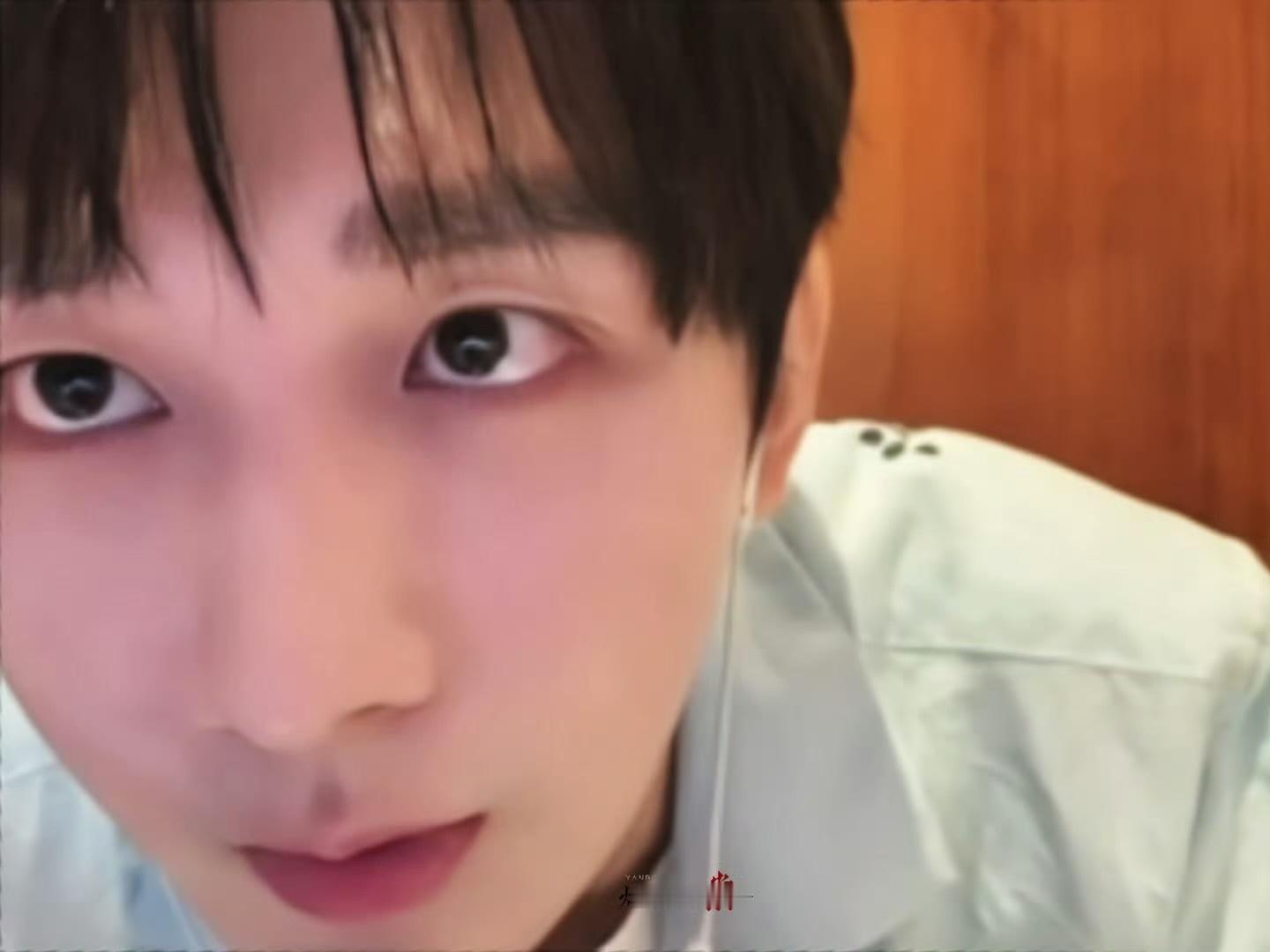 成毅狩谎 《傅诗淇》 成毅这颜值，这呆萌可爱的样子，简直迷死人了，好爱他这种干什