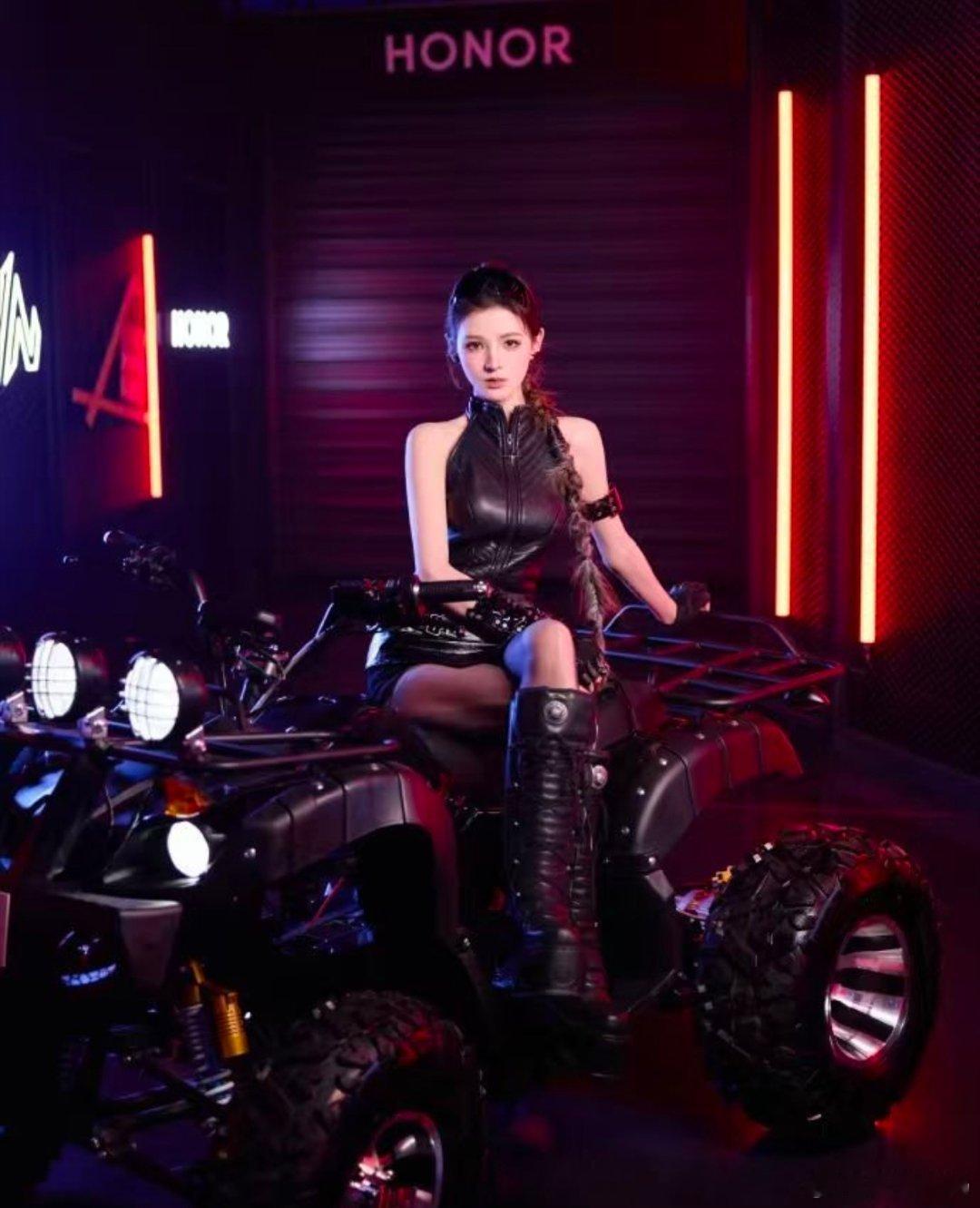 荣耀这次发布会太会整活，张予曦和荣耀闪电机器人同台百米竞速。但是比起张予曦今天发