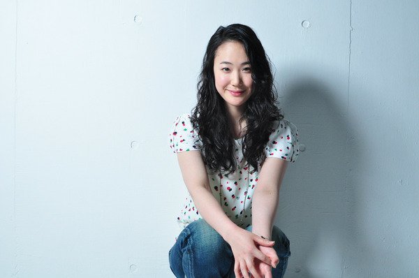 日娱新闻黑木华 黑木华 日媒《シネマカフェ》采访美图。 